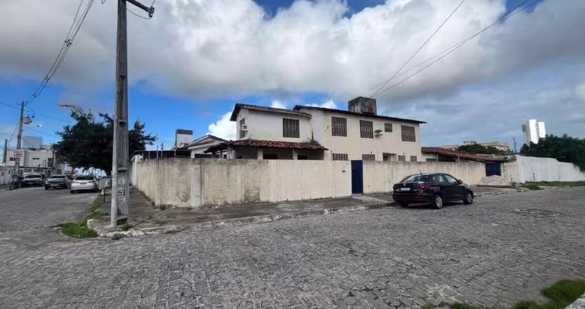 Casa à venda, 5 quartos, 2 suítes, 4 vagas, Treze de Maio - João Pessoa/PB