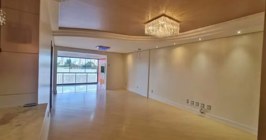 Amplo apartamento 3 dormitórios (1 suíte) + dependência + 2 vagas garagem - próximo sociedade aliança