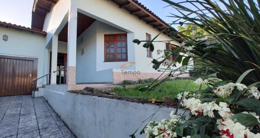 Casa com três dormitórios, sendo 1 suíte, no Bairro Ideal em Novo Hamburgo.