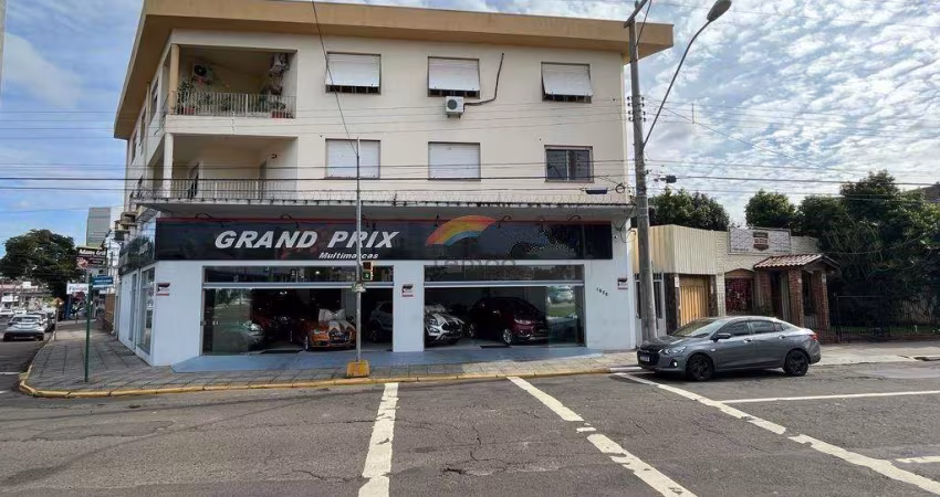 Prédio, loja comercial, casa comercial, estacionamento e 4 apartamentos com 03 dormitórios no bairro Pátria Nova em Novo Hamburgo.