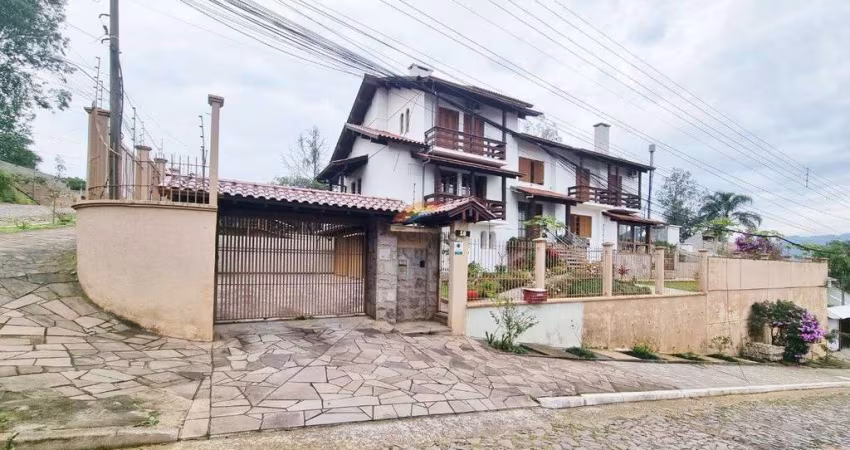 Casa com 5 dormitórios sendo 1 suíte, localizado no Bairro Vila Nova de Novo Hamburgo/RS