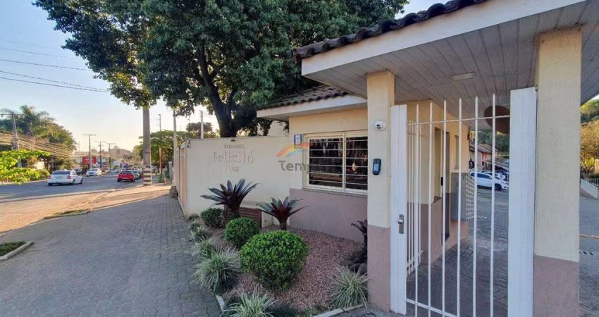 Casa em condomínio fechado com 2 dormitórios e pátio no bairro Rondônia em Novo Hamburgo.