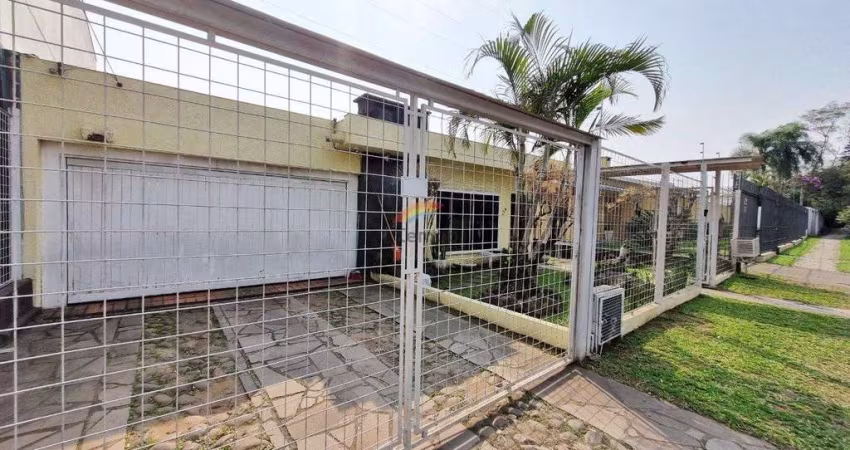 Casa com 4 dormitórios.
