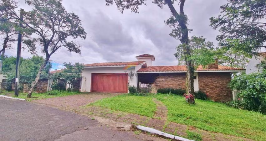 Casa Residencial de 5 quartos no bairro Ouro Branco