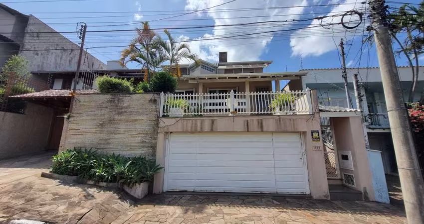 Casa Residencial de 4 quartos no bairro Ideal