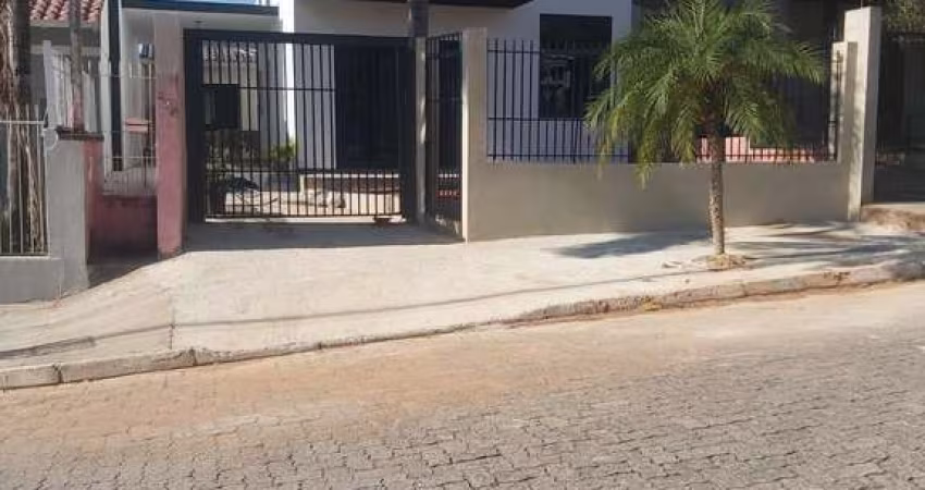 Casa Residencial de 2 quartos no bairro Canudos