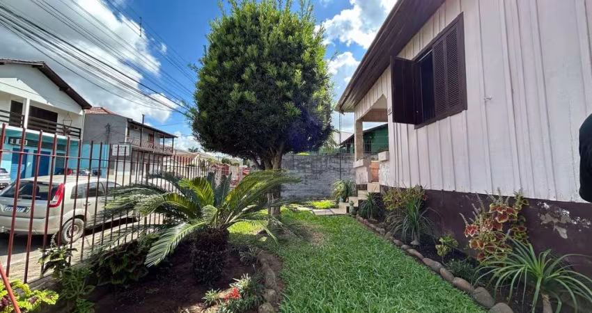 Casa Residencial no bairro Canudos