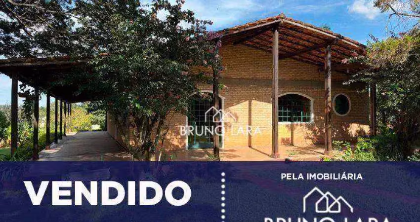 Casa à Venda no Condomínio Fazenda Solar, Igarapé MG.