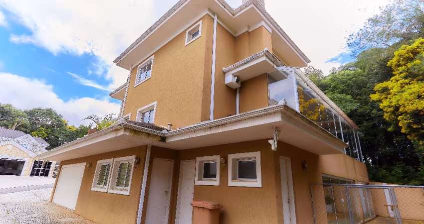 CASA DE LUXO EM CONDOMINIO FECHADO