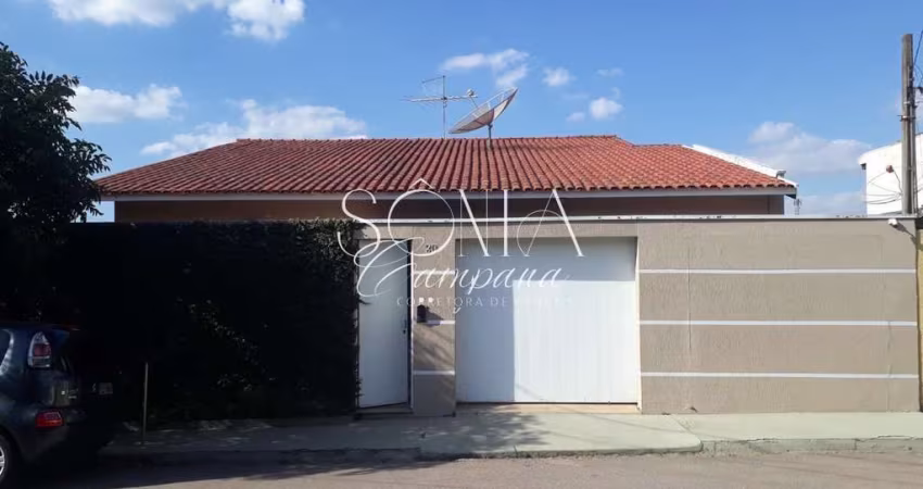 Excelente casa no Centro de Vinhedo para venda , Comercial ou Residencial.