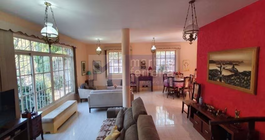 Casa à venda 4 Quartos, 2 Suítes, 4 Vagas, 1000M², Freguesia (Jacarepaguá), Rio de Janeiro - RJ