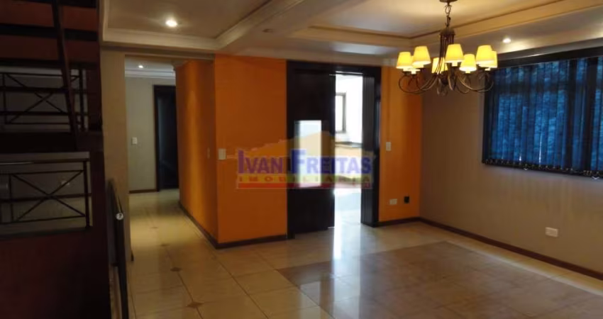 EXCELENTE SOBRADO NA  PARTE SUPERIOR  PARA FINS COMERCIAIS OU RESIDENCIAIS COM PISCINA, ACABAMENTO INTERNO DE ALTO PADRÃO.