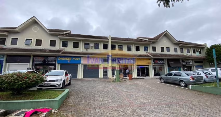 EXCELENTE SALA COMERCIAL SOBRE LOJA!