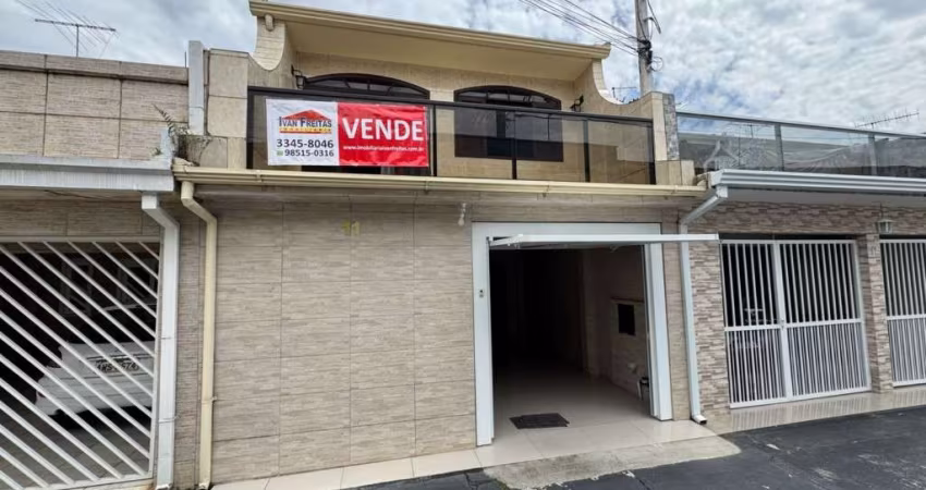 EXCELENTE SOBRADO EM ÓTIMA LOCALIZAÇÃO!!! COM MÓVEIS PLANEJADO!!!