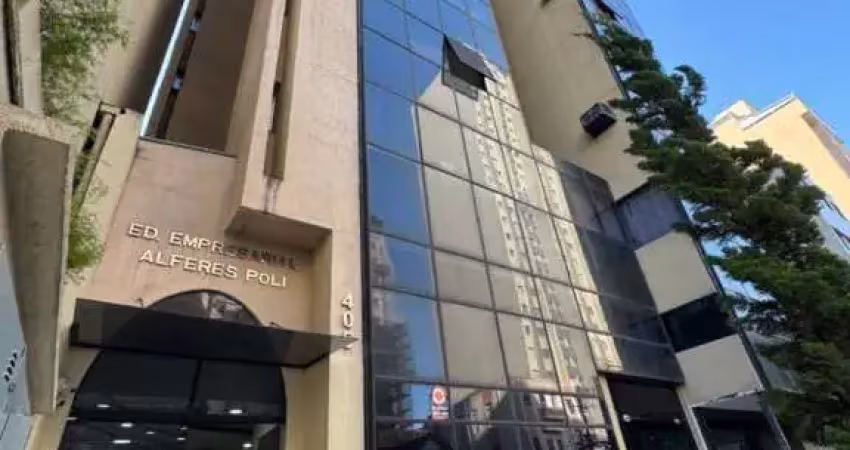 Ampla sala mobiliada com cozinha e dois banheiros!!!