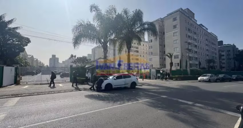 Apartamento térreo em ótima localização semi mobiliado em condomínio clube!!!