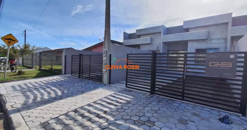 Casa à Venda Com  Suíte e Piscina Pontal do Paraná