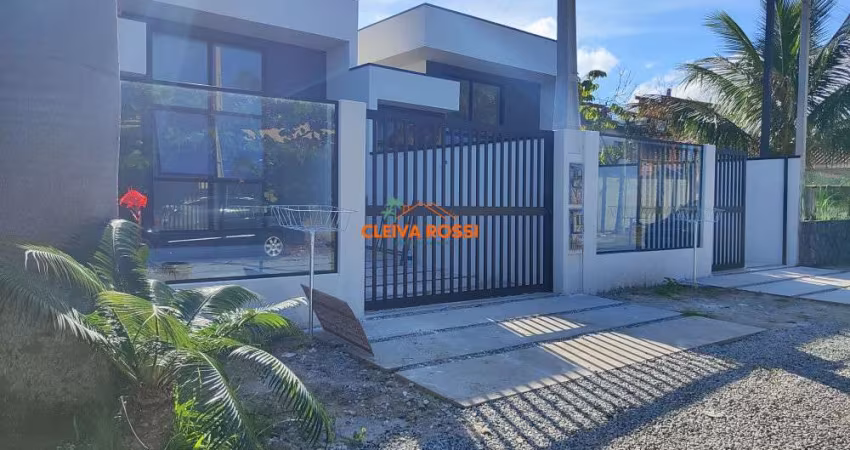 Casa á Venda Com Piscina 180 Metros Do Mar Pontal do Paraná