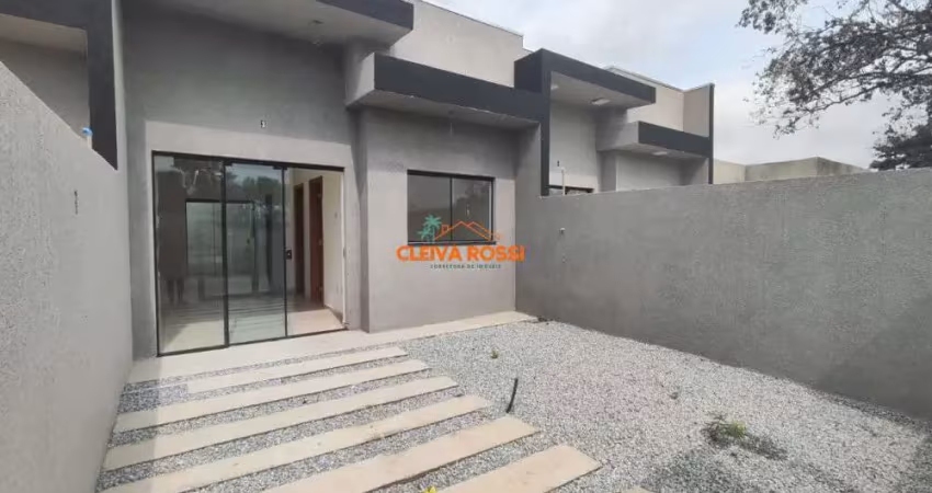 Casa á Venda com Suíte Matinhos
