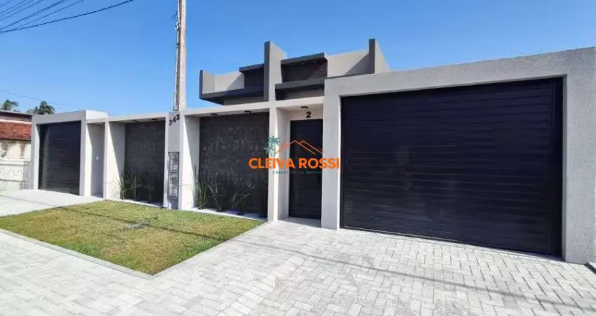 Casa de alto padrão com piscina  próximo ao mar matinhos