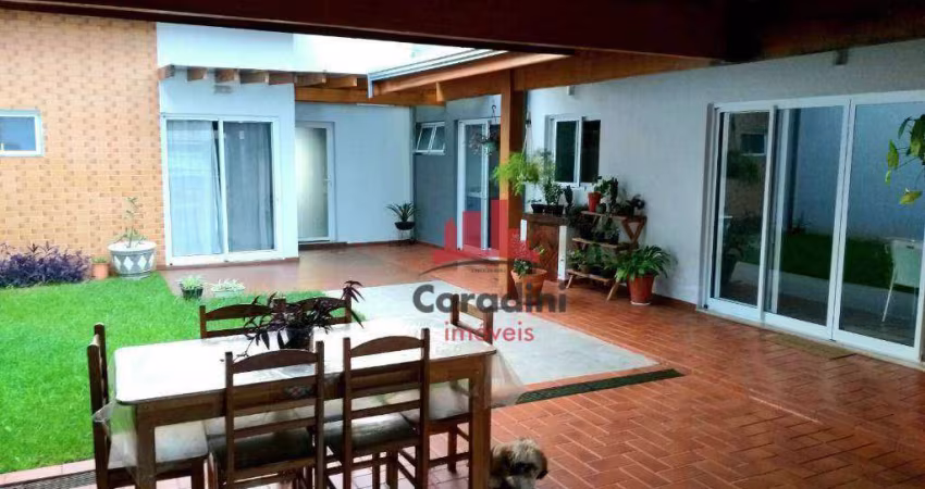 Casa com 3 dormitórios à venda, 170 m² por R$ 870.000,00 - Jardim Maria Helena - Nova Odessa/SP