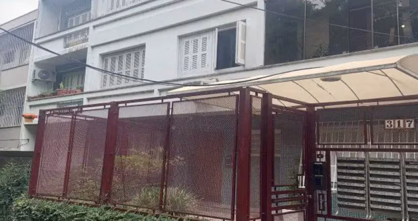 Ótimo apto 3 dorms, quase esquina dona laura, piso em parquet, banheiro social e auxiliar, ampla cozinha, de fundos, prédio pequeno, baixo custo condominial