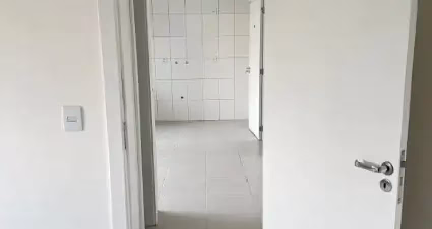 Apto novo e nunca usado, 1 dormitório com garagem privativa, de fundos