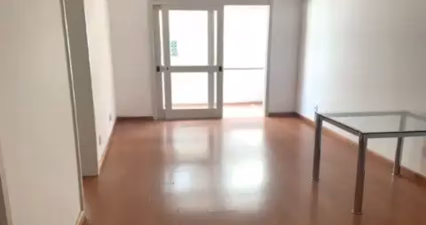 1 quarto com sacadão e muito sol, de fundos, ótimo ponto na demétrio ribeiro