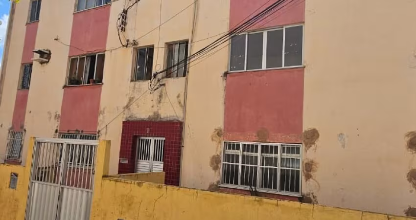 Apartamento com 02 quartos para venda no Imbuí, Salvador, Bahia.