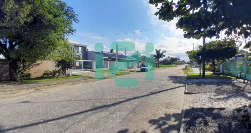 CASA COM 300m² ÁREA CONSTRUÍDA  -  NEREIDAS
