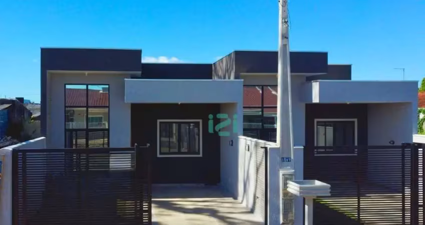 Casa com piscina privativa  a 2 quadras do mar - eliana