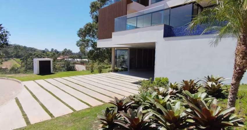 Casa em Condomíniode Alto Padrão com grande estilo no Residencial Vila da Mata em São Roque, SP