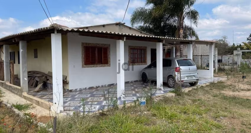 Chácara com 3.800 beira do asfalto