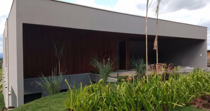 Casa em Condomínio de alto Padrão no Residencial Vila da Mata em São Roque. Terra do vinho !