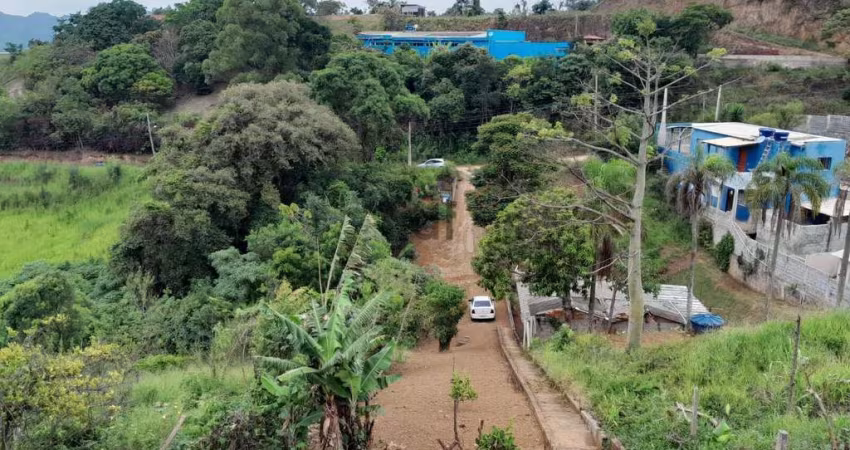 Chácara a 200 mts do asfalto