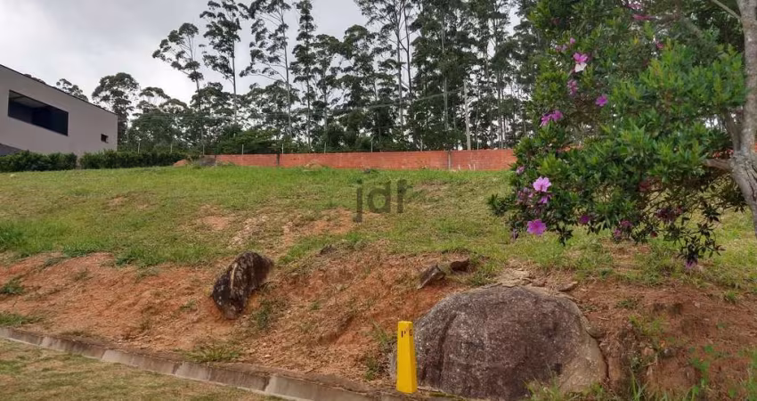 Terreno em Condomínio Villa da Mata de 1000m² Alto Padrão com oportunidade !