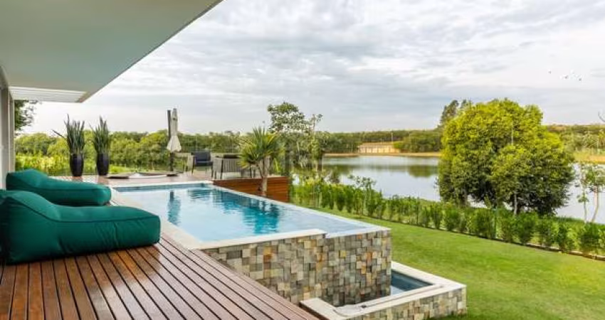 Casa Alto Padrão EXCLUSIVA, VISTA PERMANENTE PARA O LAGO!