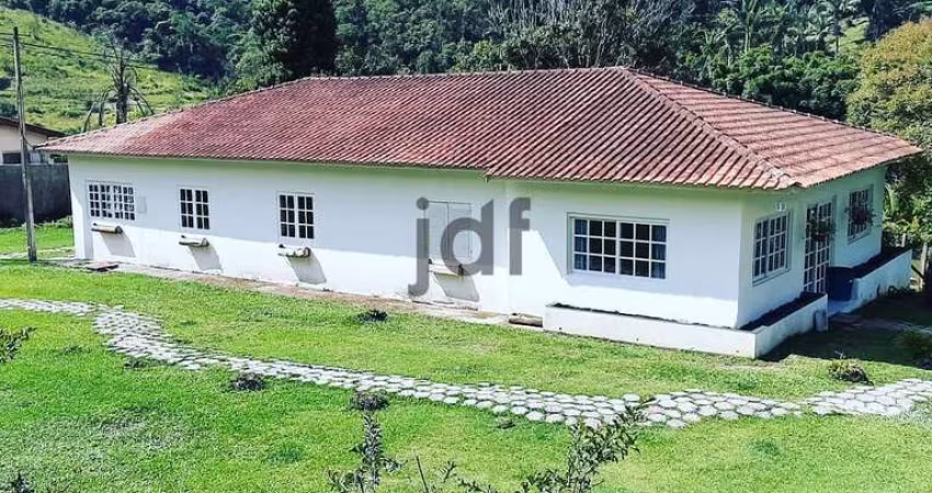 Sítio em São Roque terra do vinho 5 dormitórios, piscina, área de lazer completa, Oportunidade!