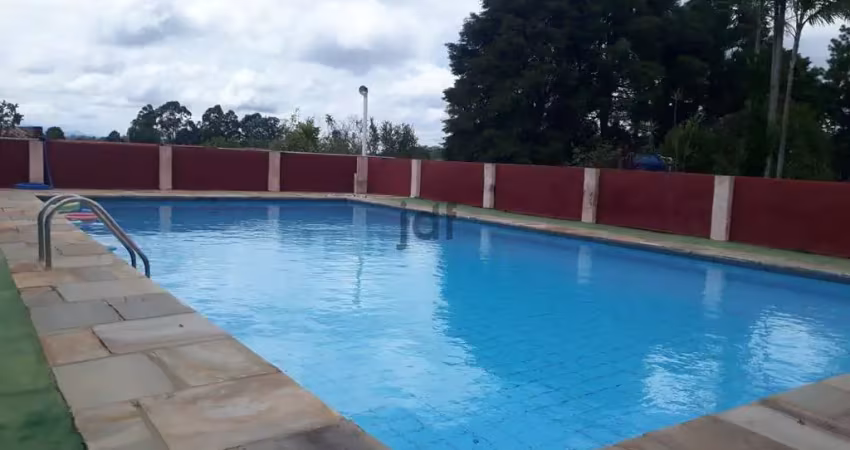Chácara Residencial Porta do Sol  02 quartos, sendo 01 Suíte, Sala para 02, Escritório, Área Gourmet na Varanda Linda Piscina 6 x 12 mts. Oportunidade!