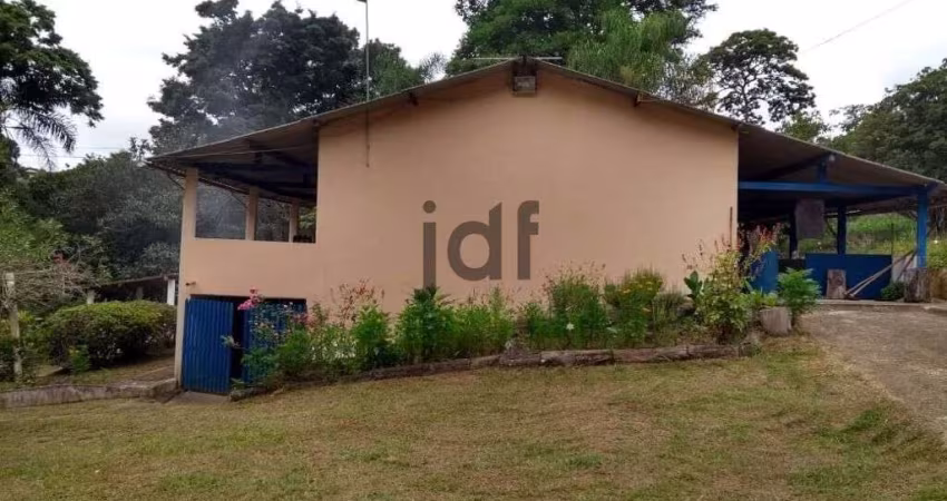 Chácara com 3000 m2 de terreno
