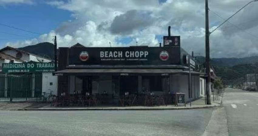 Prédio comercial de esquina.