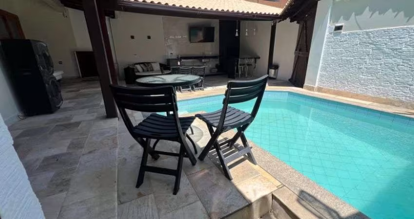 CASA CONDOMINIO-04 QUARTOS-192M²