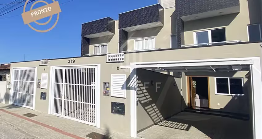 Sobrado mobiliado a apenas 400 metros da praia, no bairro itacolomi - balneário piçarras - sc