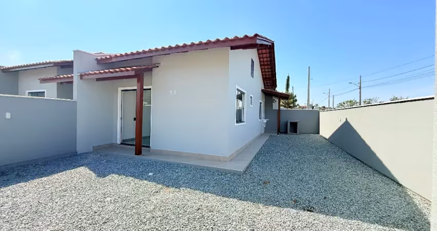 Casa de esquina com 2 dormitórios sendo 1 suíte, no bairro itajuba, barra velha/sc!