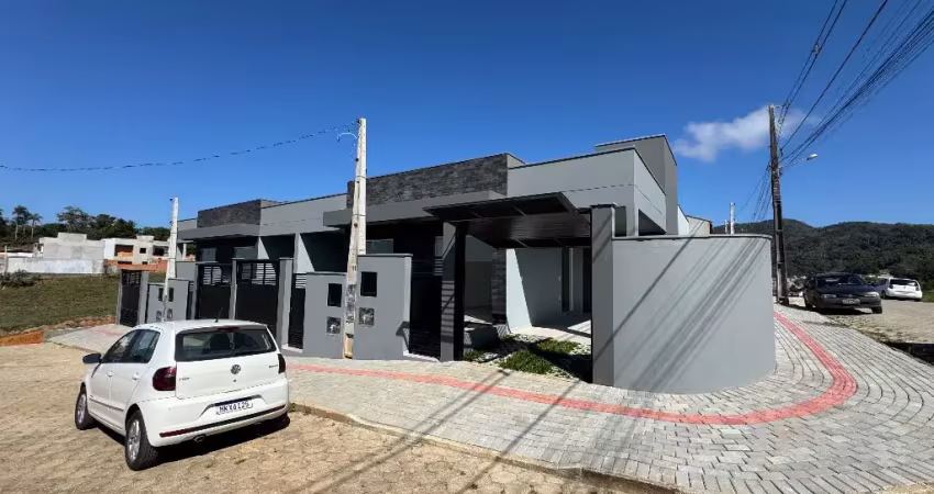 Casa com 02 dormitórios, sendo 1 suíte, no bairro nossa senhora de fátima - penha - sc
