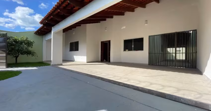 Casa 4 quartos em amplo terreno a venda no jardim leonora itumbiara