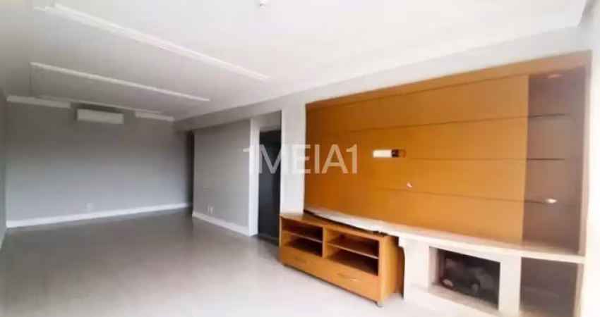 Apartamento com 3 quartos para alugar na Avenida Taquara, 350, Petrópolis, Porto Alegre