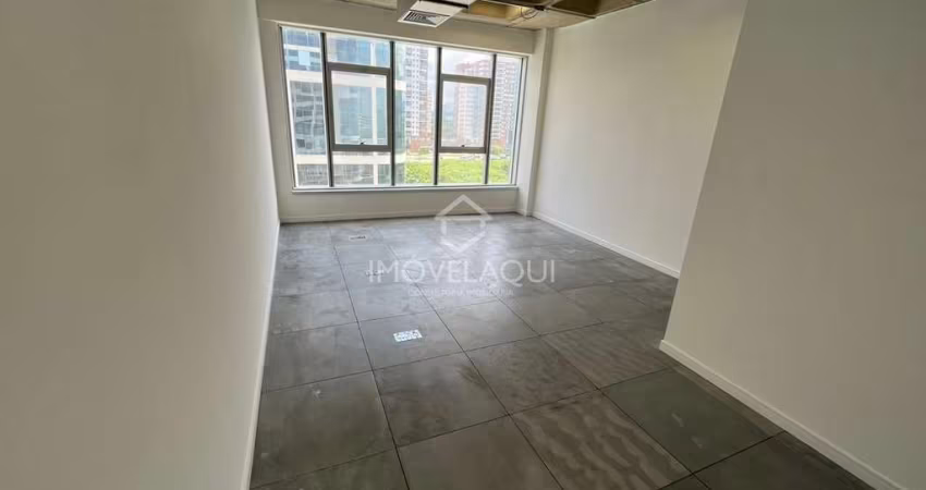 Sala comercial Barra da Tijuca primeira locação em prédio novíssimo e infraestrutura completa (auditórios, salas de reunião e academia)