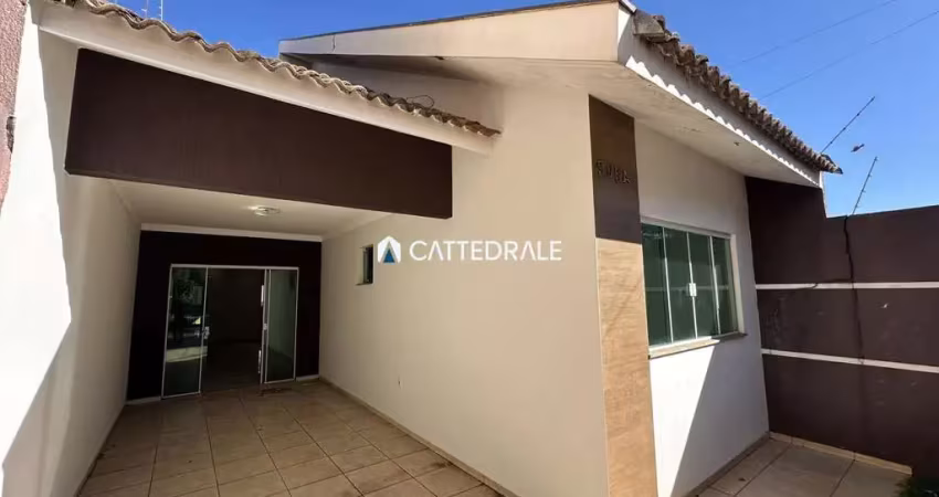 Casa com 3 quartos para alugar na Rua Pioneiro Nereu Mazzer, 905, Parque Avenida, Maringá
