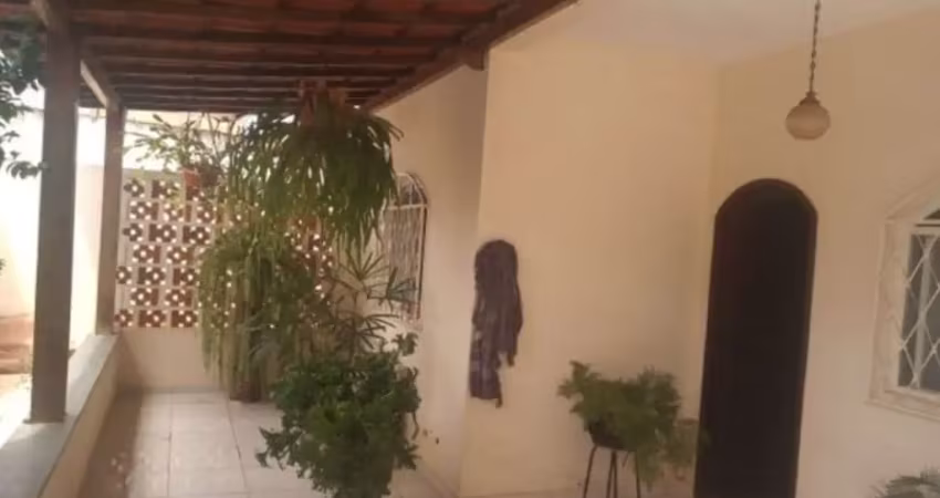 Linda casa com quintal e pagamento acessível